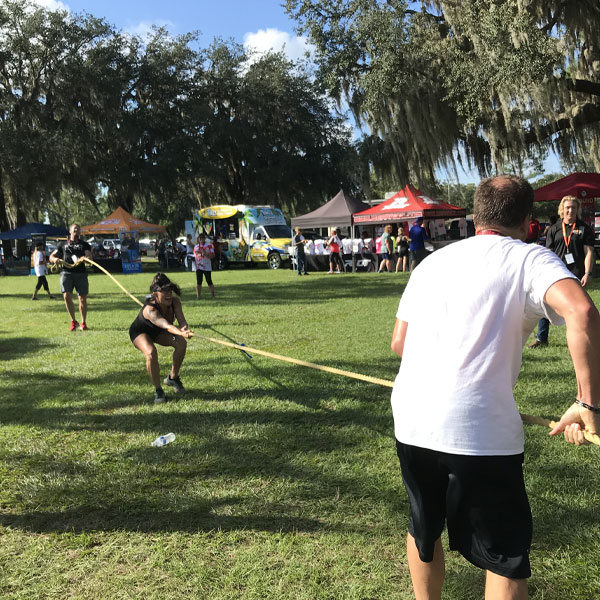 5K Zombie Run tug of war